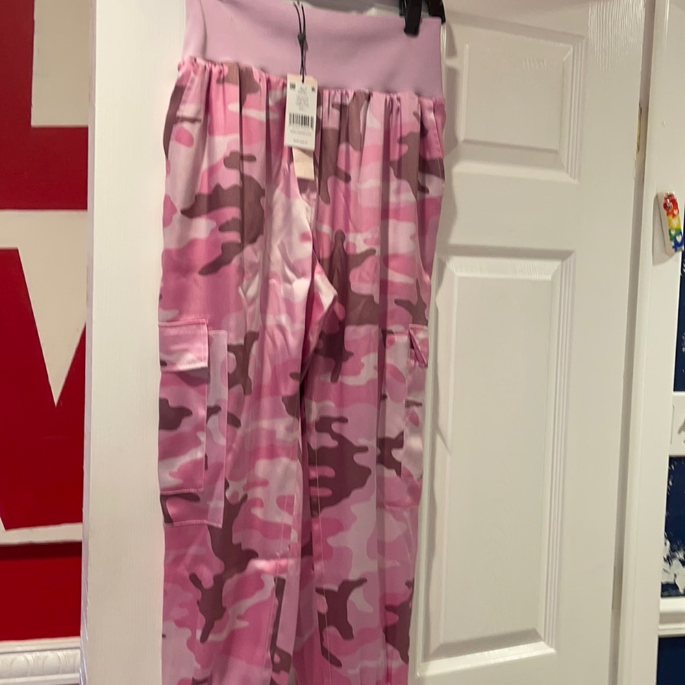 Stunning silky jogger with wide elastic waist